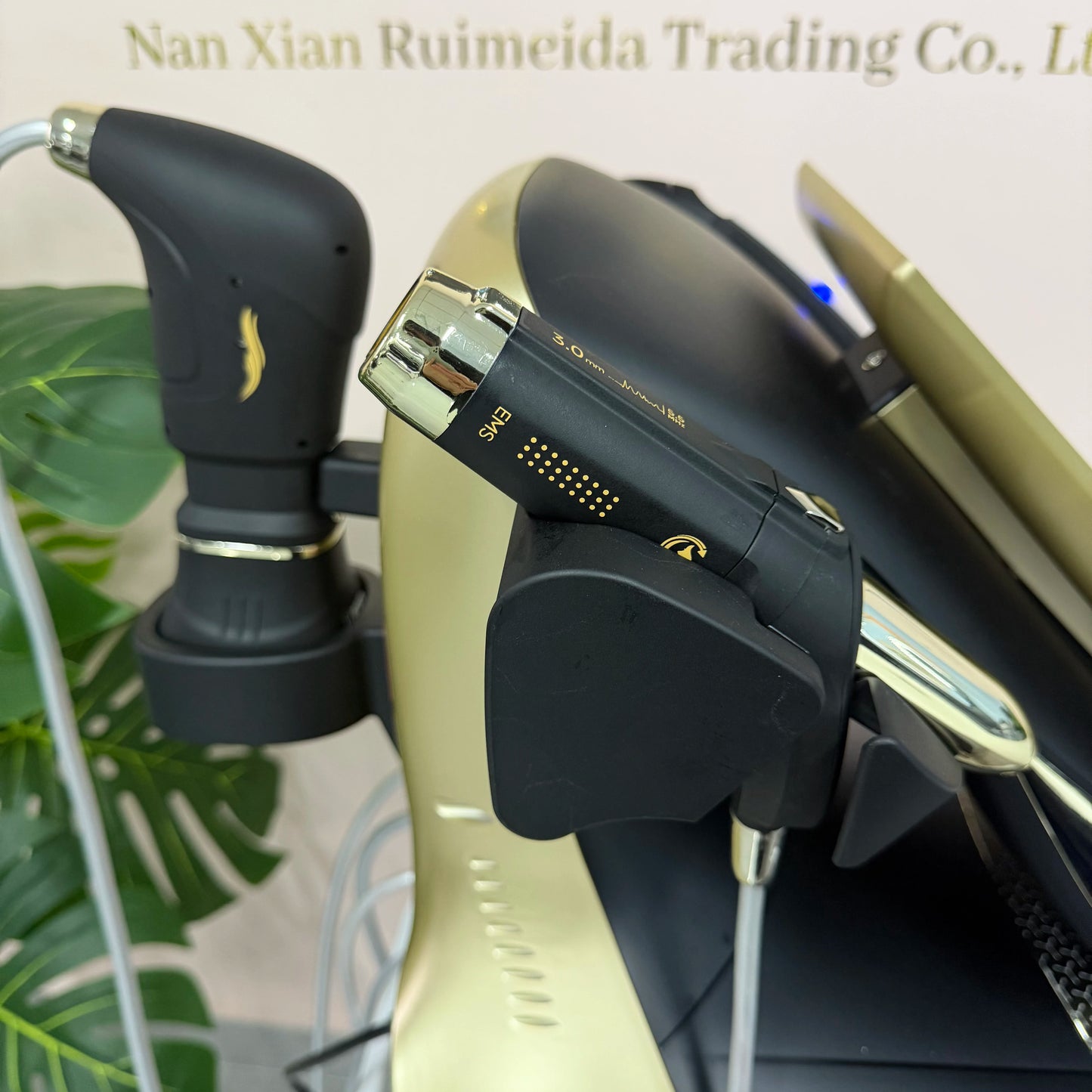 Professional HIFU Facial Skin Tightening And Body Treatment Machine